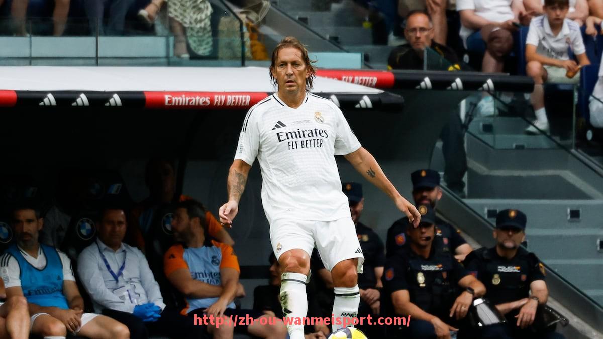 完美体育app-火箭队与上海队的全场比赛回放及精彩瞬间